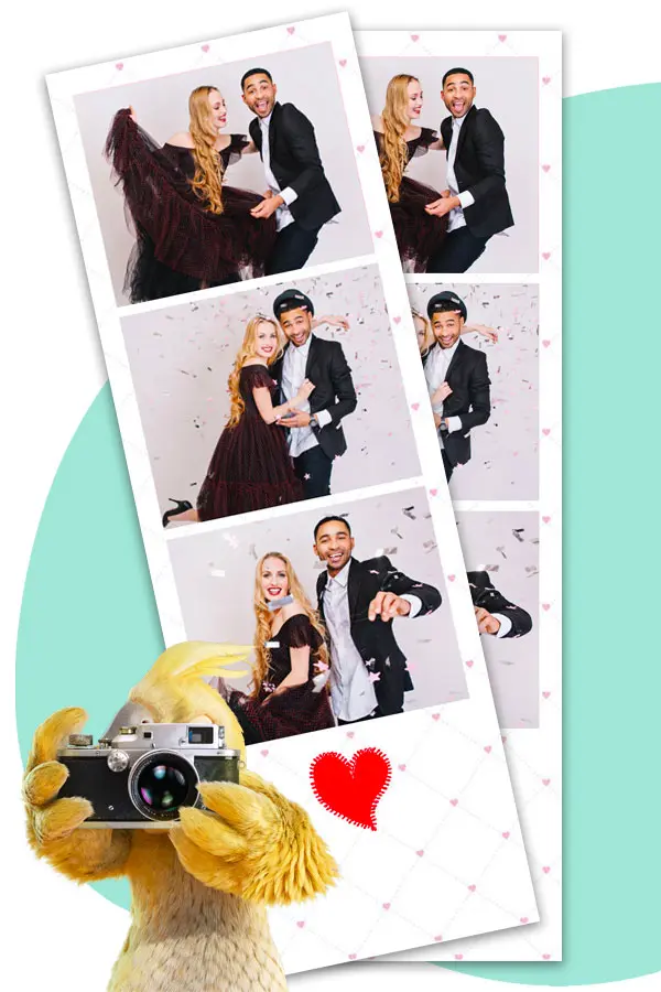 Un cadre photo au format bandelette pour le photobooth de mariage BURDDY
